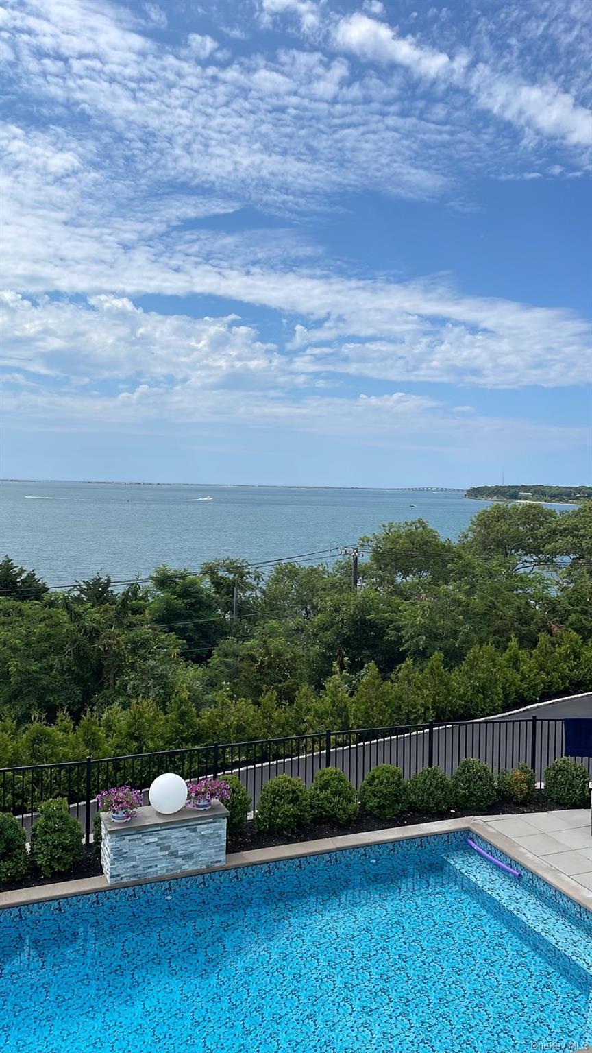 #5 photo, 321 E Montauk Highway, Hampton Bays , NY 11946