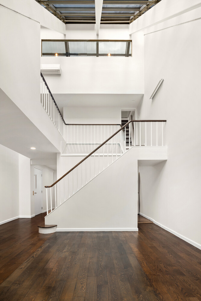 #4 photo, 240 E 67TH Street, Lenox Hill , NY 10021