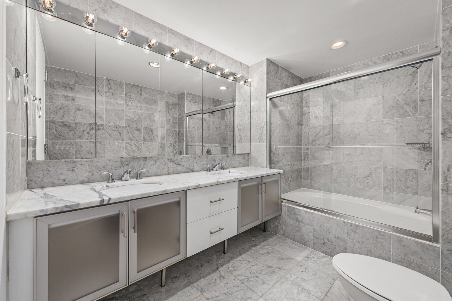 #8 photo, 240 E 67TH Street, Lenox Hill , NY 10021