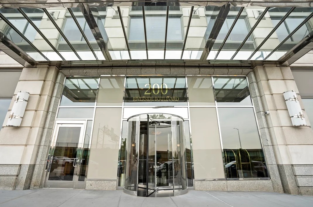 #12 photo, New York City, Lincoln Square , NY 10069