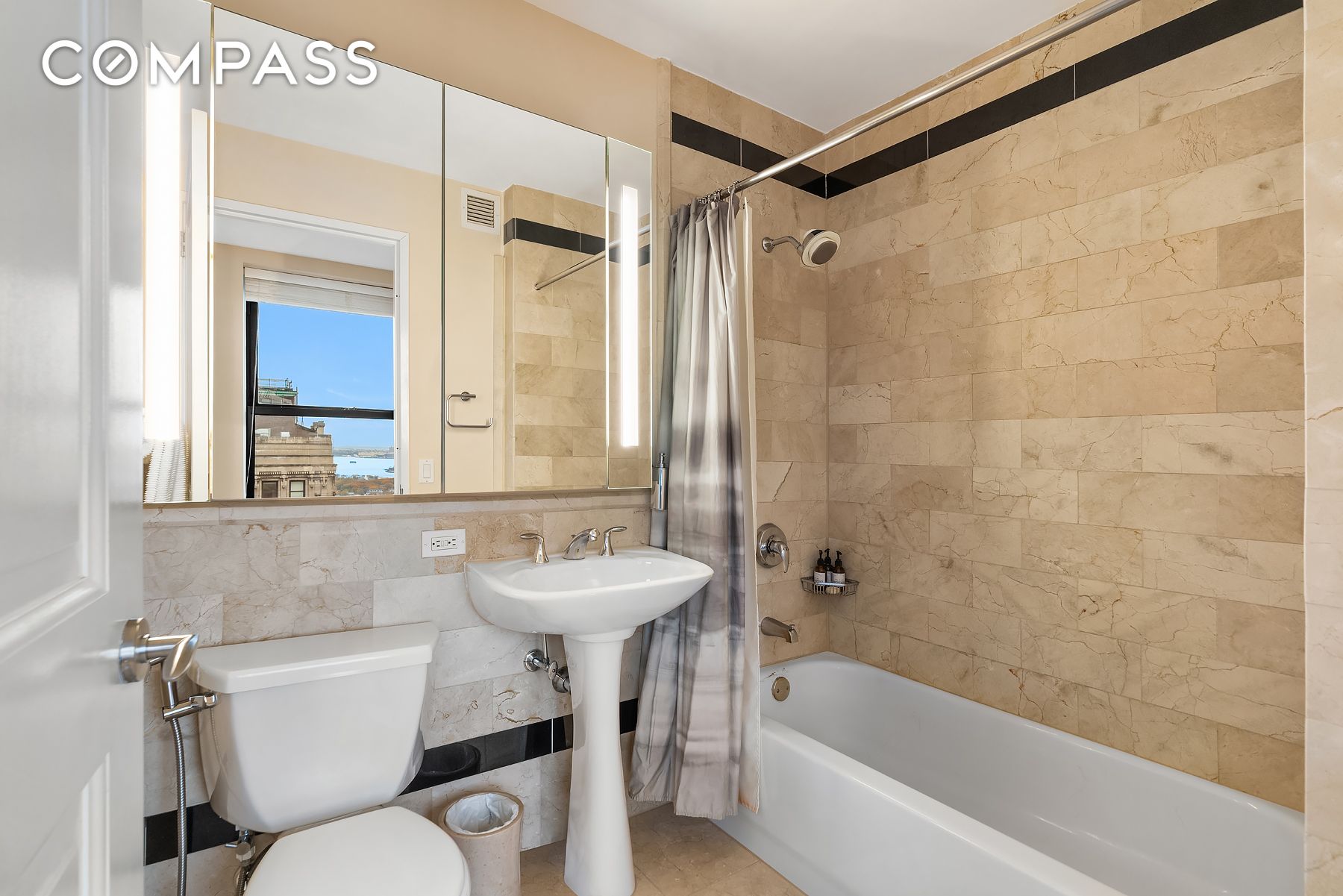 #12 photo, 20 West Street, Financial District , NY 10004