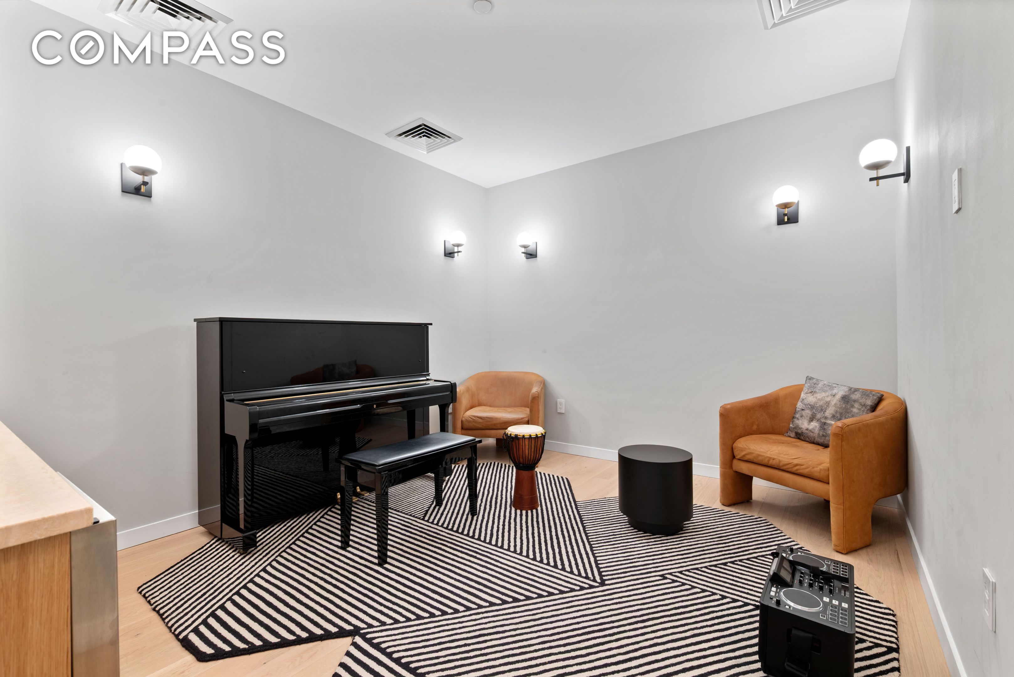 #12 photo, Brooklyn, Williamsburg , NY 11249