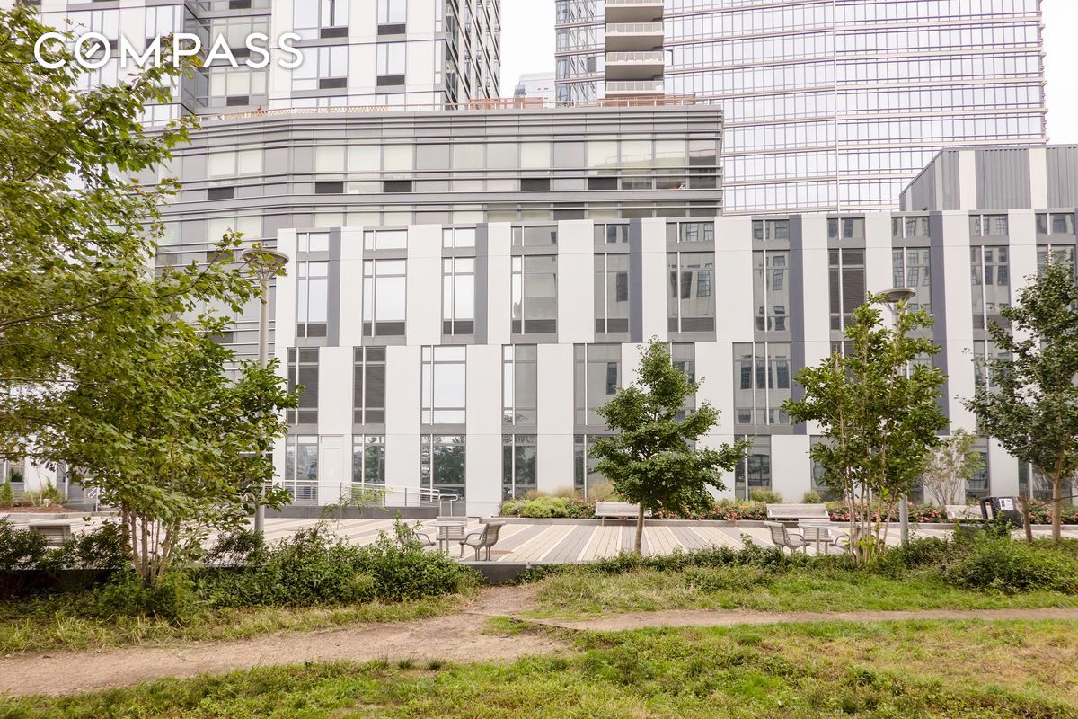 #17 photo, Brooklyn, Williamsburg , NY 11249