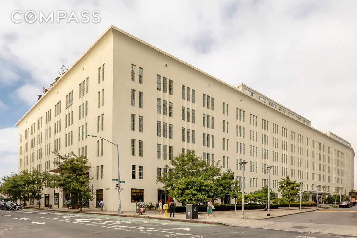 #18 photo, Brooklyn, Williamsburg , NY 11249