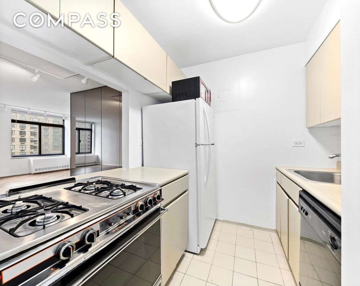 #4 photo, New York City, Lenox Hill , NY 10021