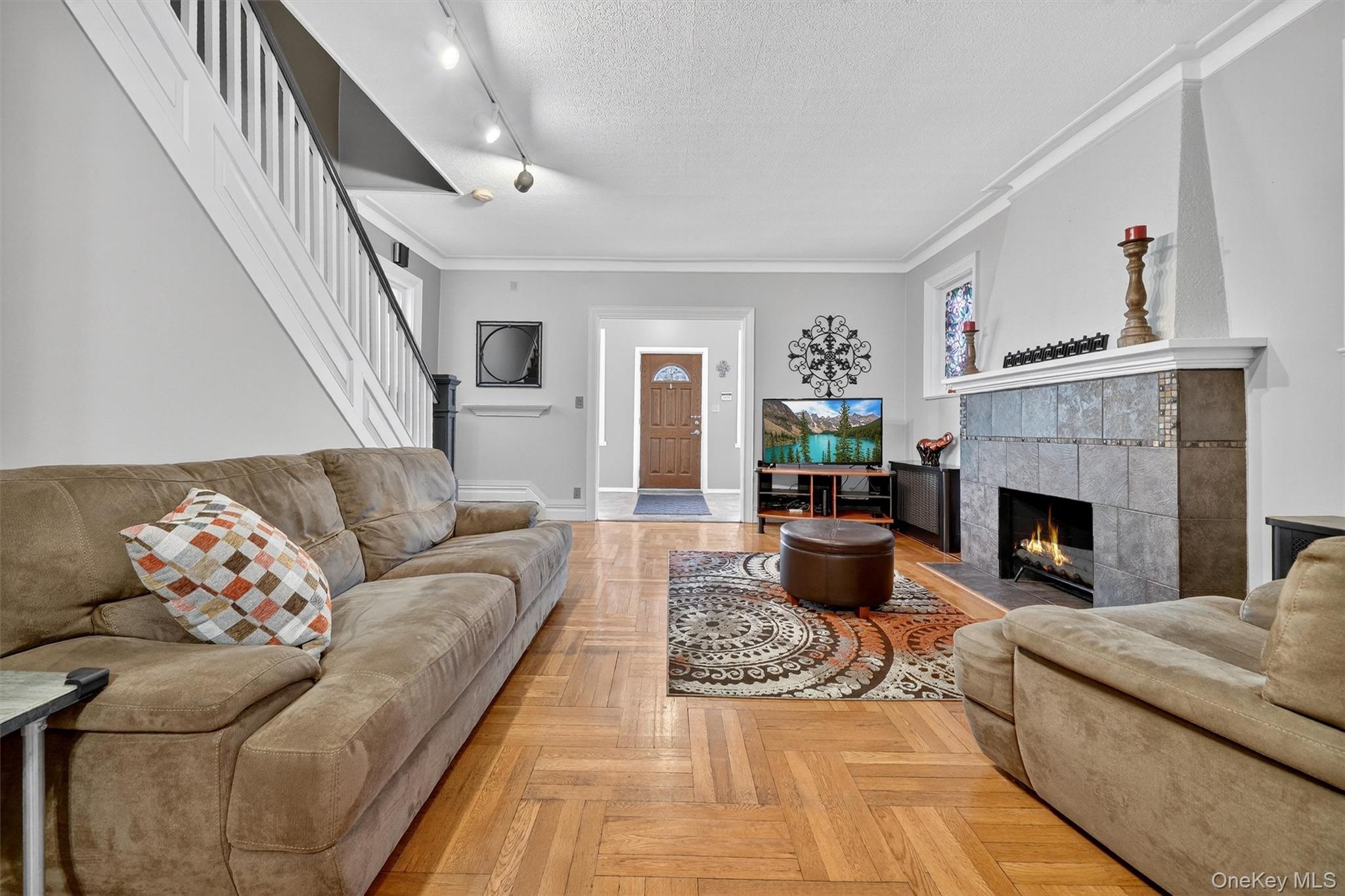 #6 photo, 2131 Lurting Avenue, Bronx , NY 10461