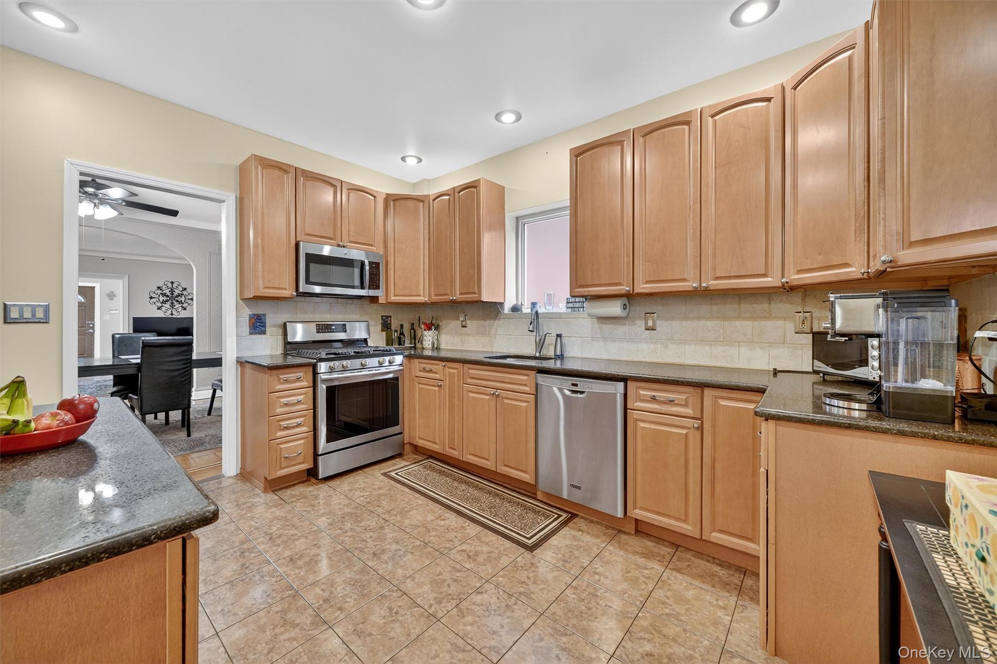 #9 photo, 2131 Lurting Avenue, Bronx , NY 10461