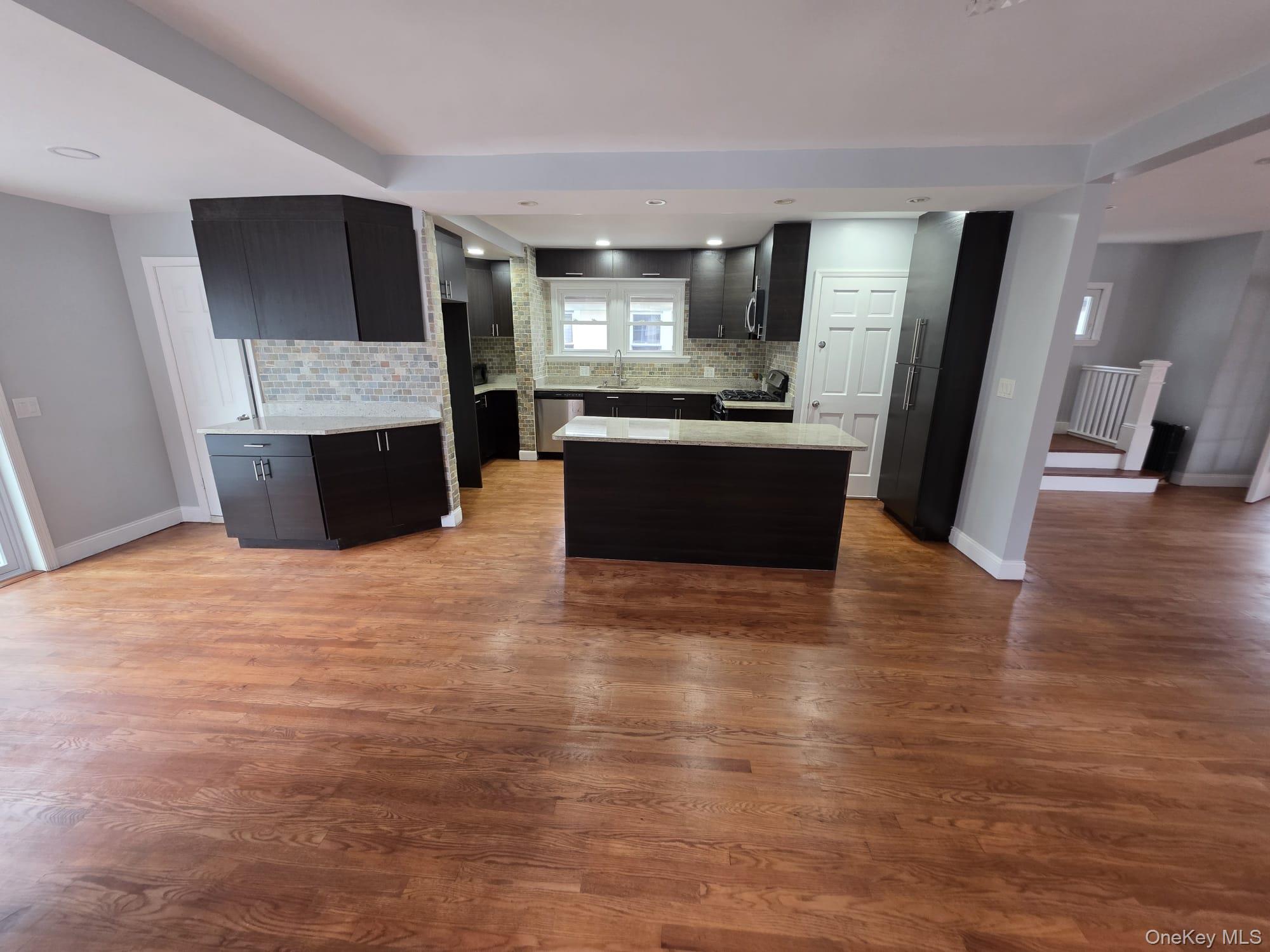 #7 photo, 109-73 200th Street, Saint Albans , NY 11412