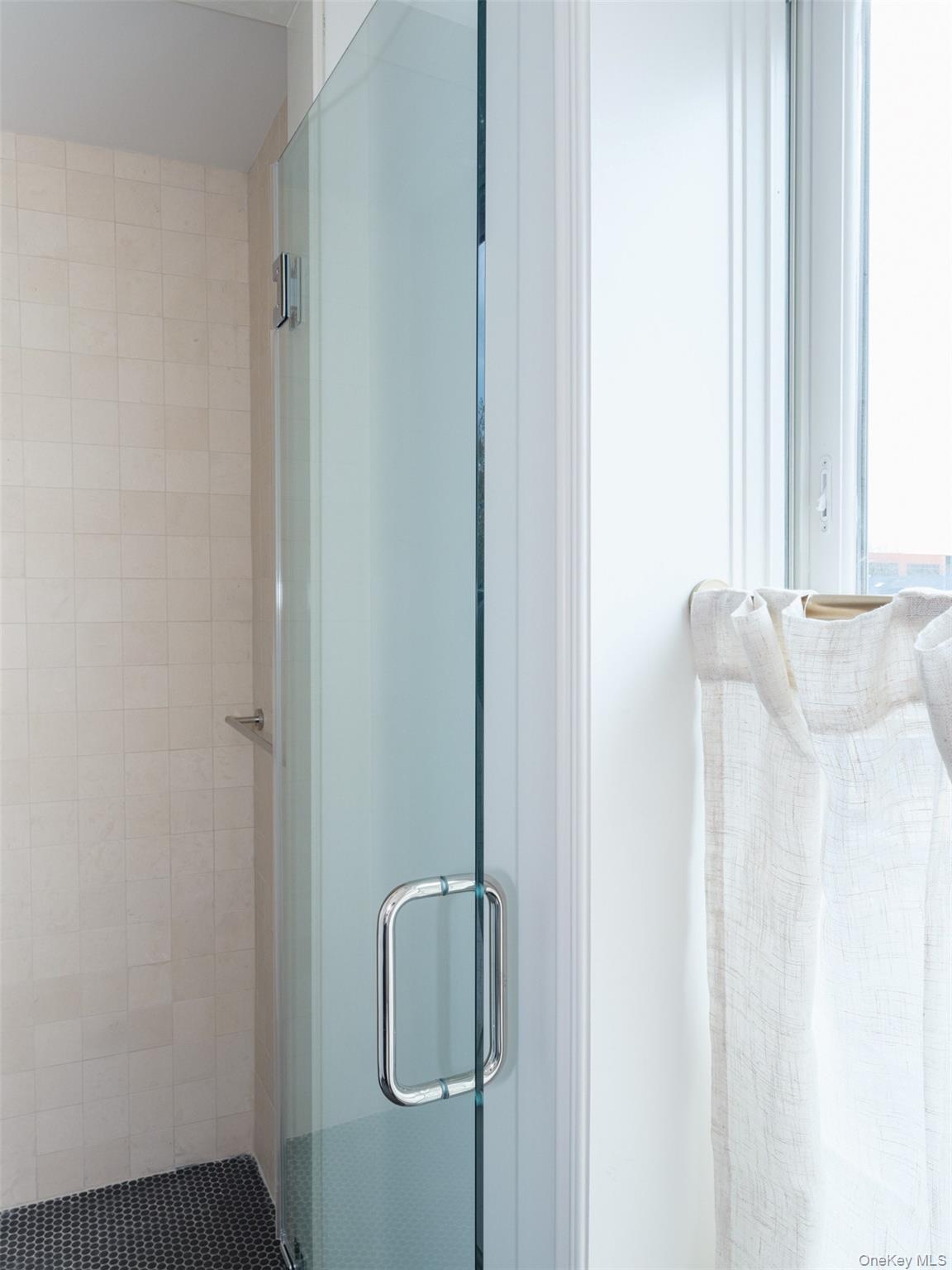 #13 photo, 702-704 Columbia Street, Hudson , NY 12534