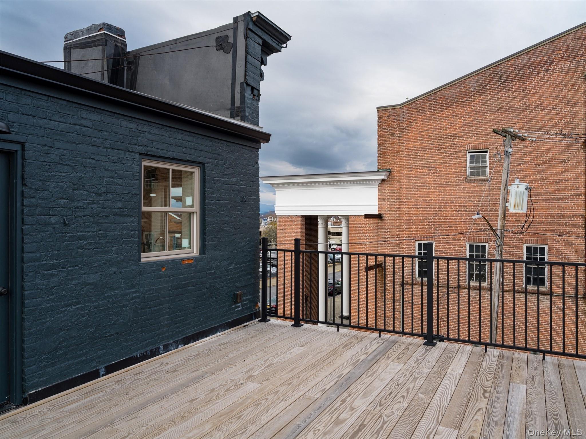 #5 photo, 702-704 Columbia Street, Hudson , NY 12534