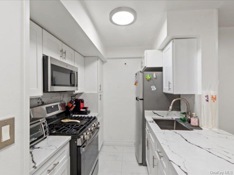 #10 photo, 1910 S Pelham Parkway, Bronx , NY 10461