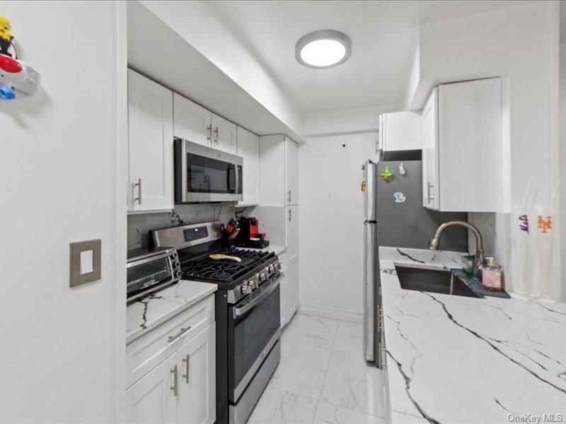 #12 photo, 1910 S Pelham Parkway, Bronx , NY 10461