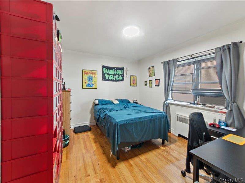 #17 photo, 1910 S Pelham Parkway, Bronx , NY 10461