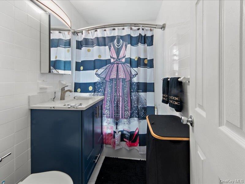 #18 photo, 1910 S Pelham Parkway, Bronx , NY 10461