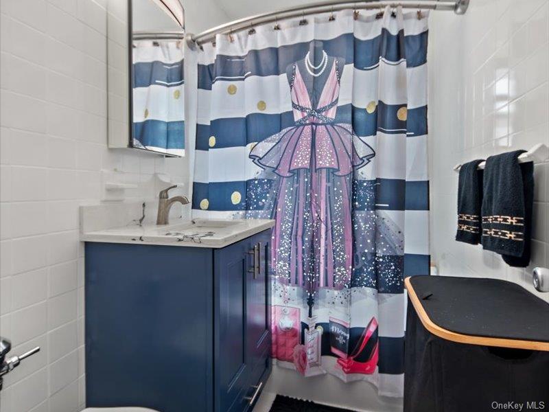 #19 photo, 1910 S Pelham Parkway, Bronx , NY 10461