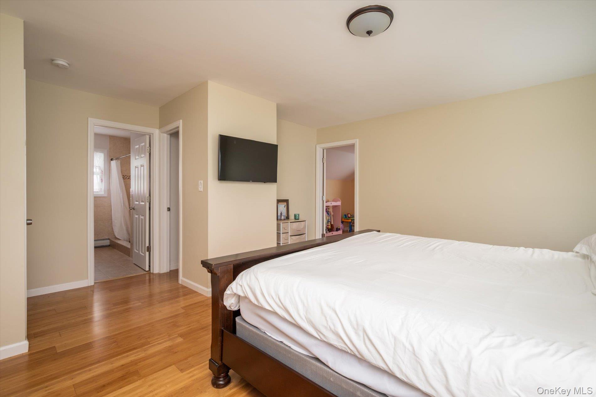 #17 photo, 98 Hardy Lane, Westbury , NY 11590