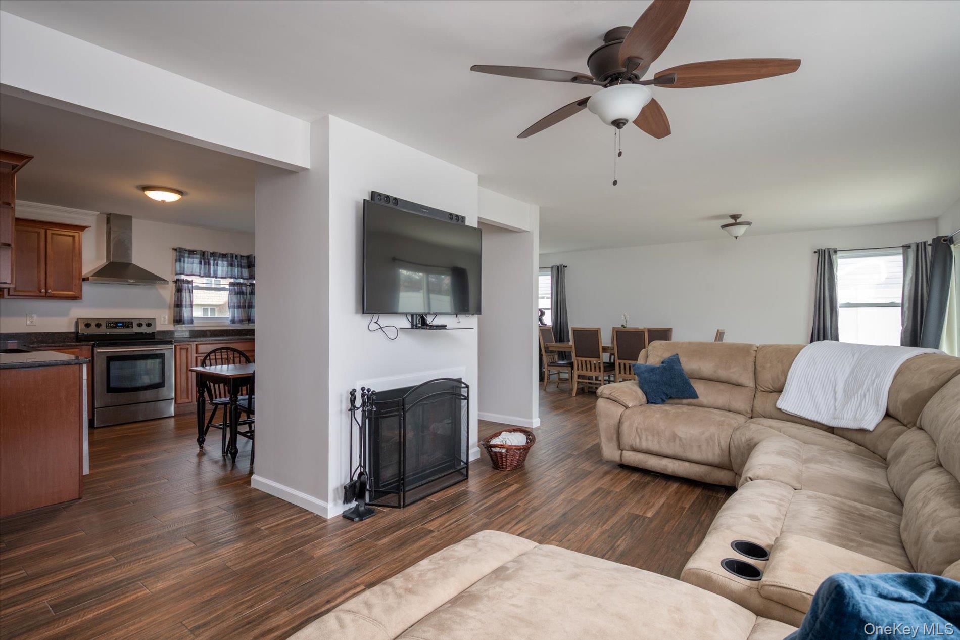 #5 photo, 98 Hardy Lane, Westbury , NY 11590