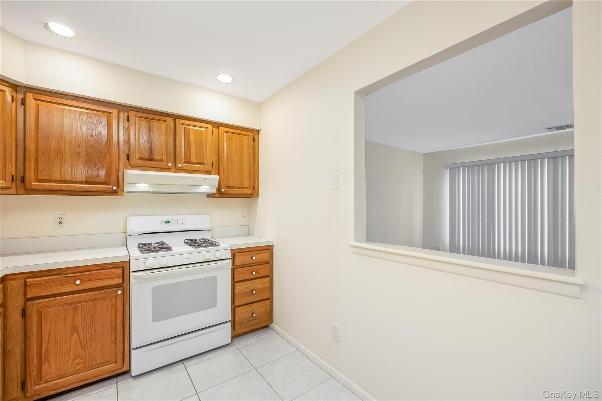 #10 photo, 20 Laurel Avenue, East Islip , NY 11730