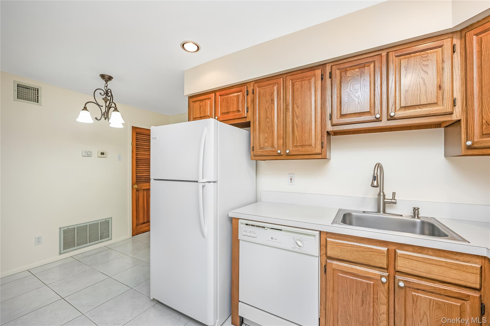 #9 photo, 20 Laurel Avenue, East Islip , NY 11730