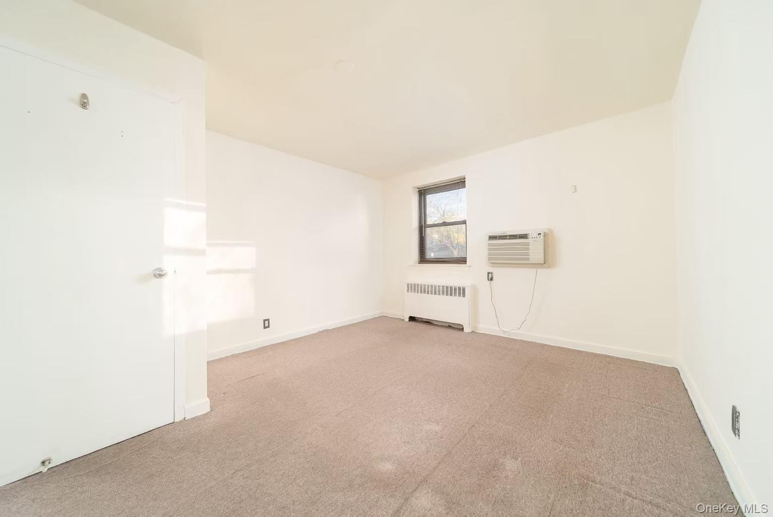 #12 photo, 8 W Mill Drive, Great Neck , NY 11021