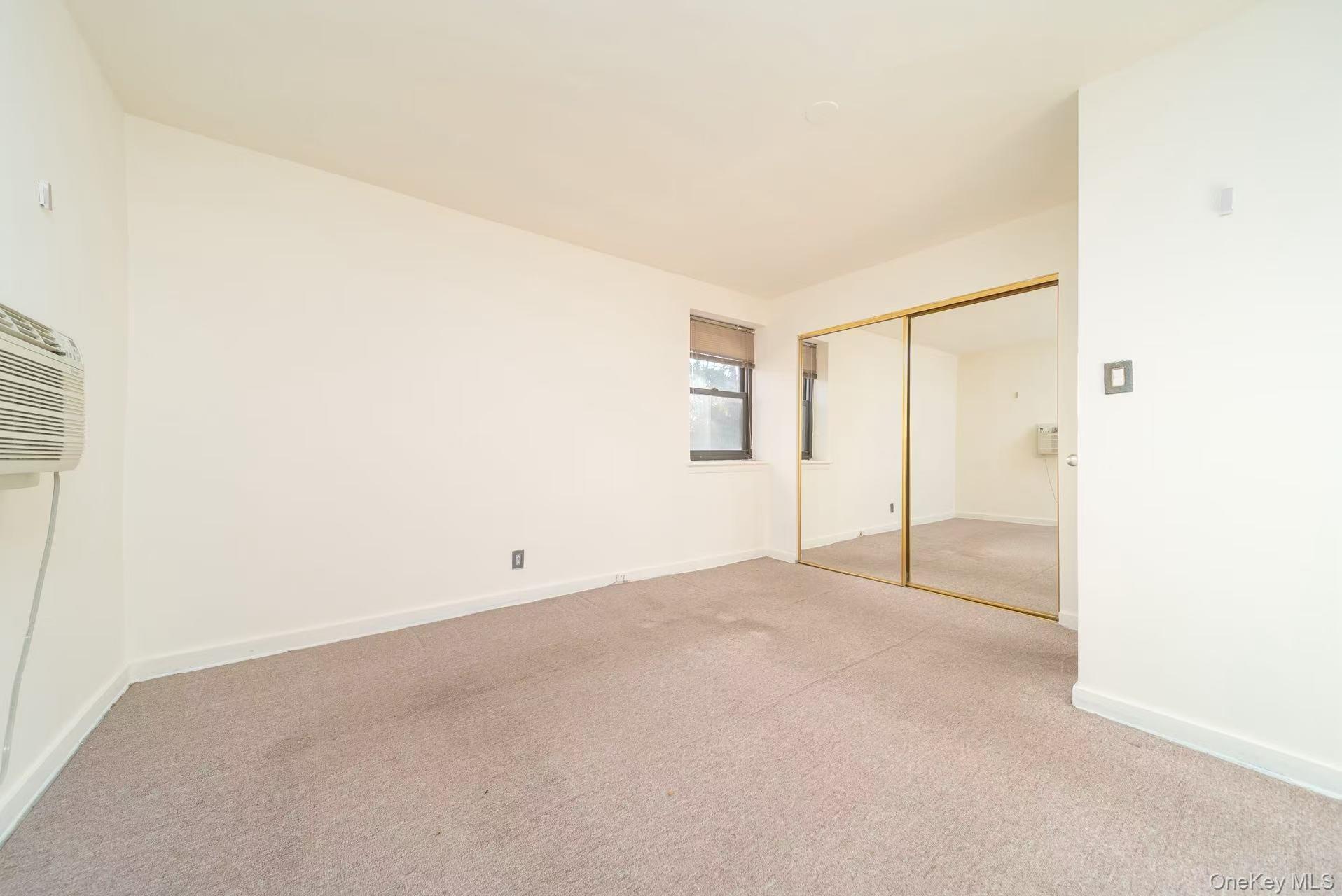 #14 photo, 8 W Mill Drive, Great Neck , NY 11021