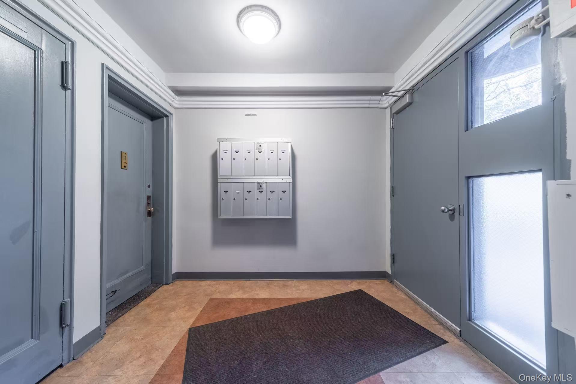 #17 photo, 8 W Mill Drive, Great Neck , NY 11021