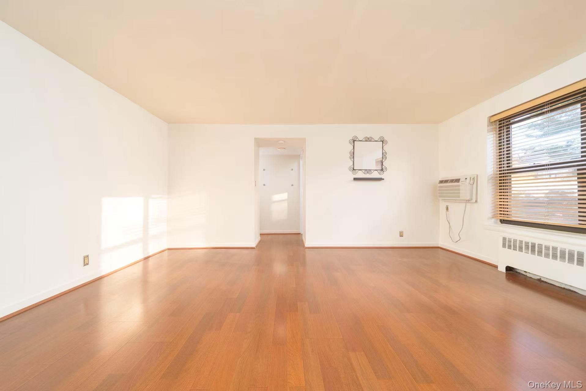 #8 photo, 8 W Mill Drive, Great Neck , NY 11021