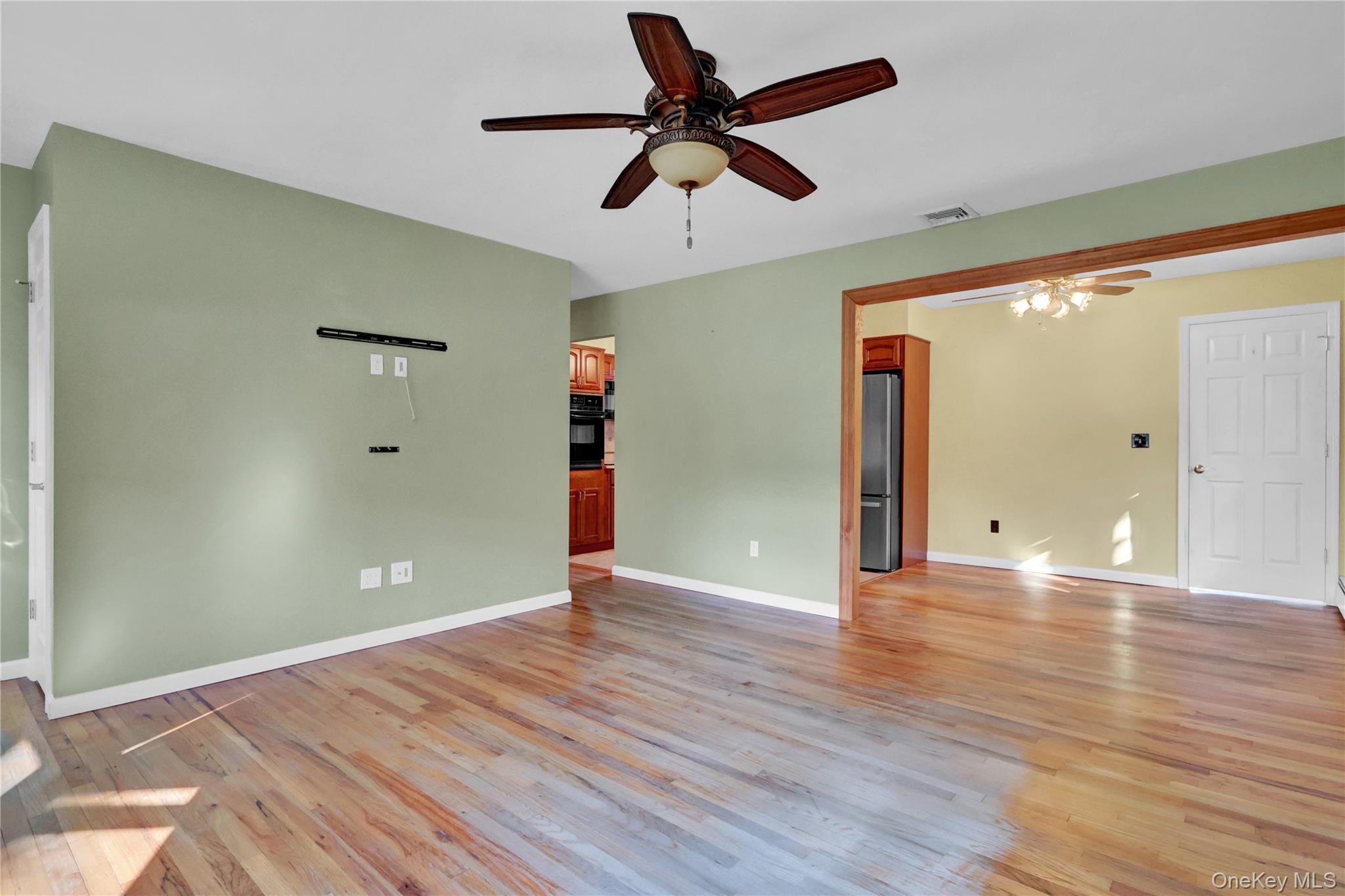 #10 photo, 5 Zenith Road, Rocky Point , NY 11778