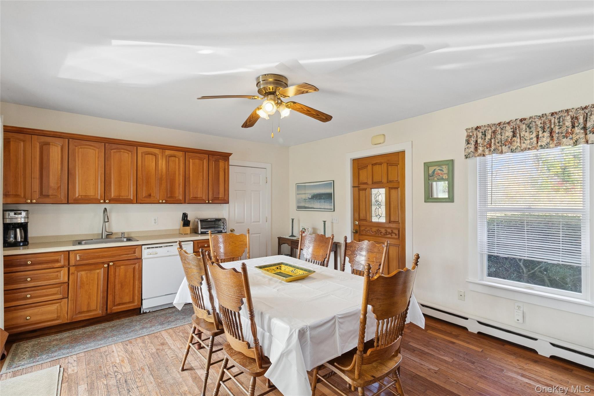 #11 photo, 718 Montauk Highway, East Quogue , NY 11942