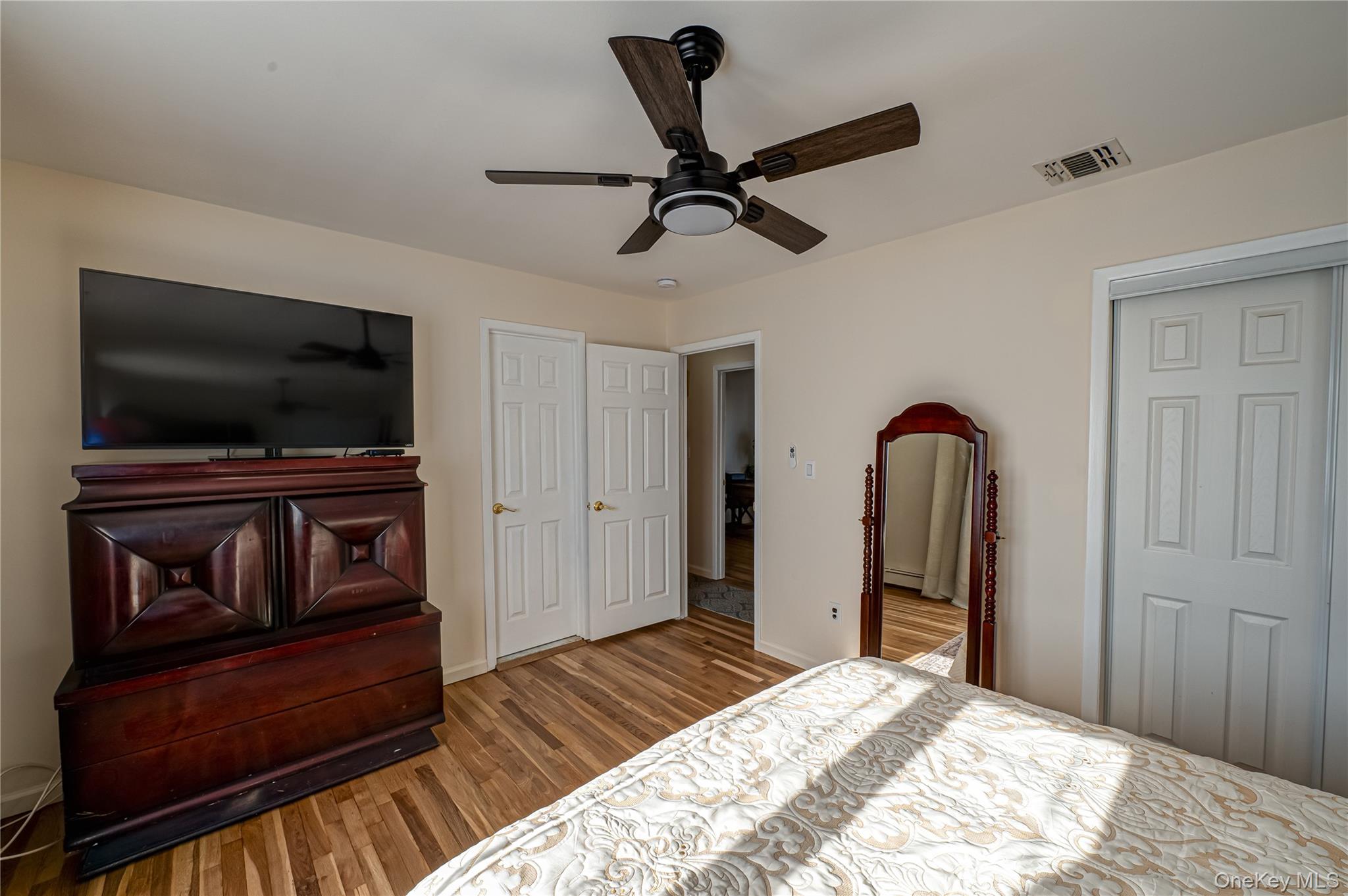 #17 photo, 928 Peconic Avenue, West Babylon , NY 11704