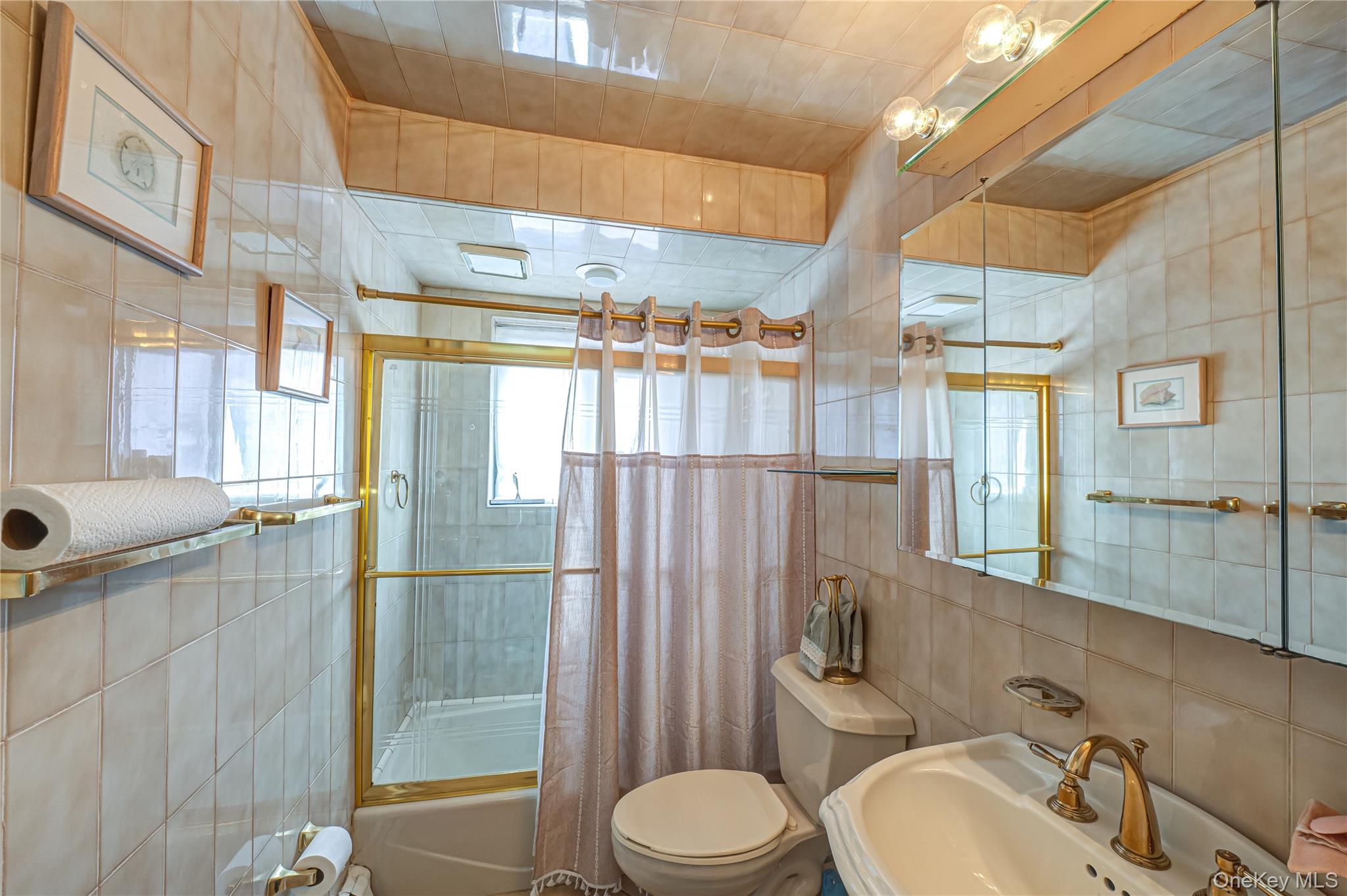 #19 photo, 928 Peconic Avenue, West Babylon , NY 11704