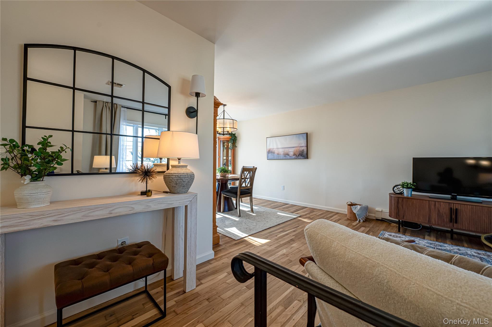 #4 photo, 928 Peconic Avenue, West Babylon , NY 11704