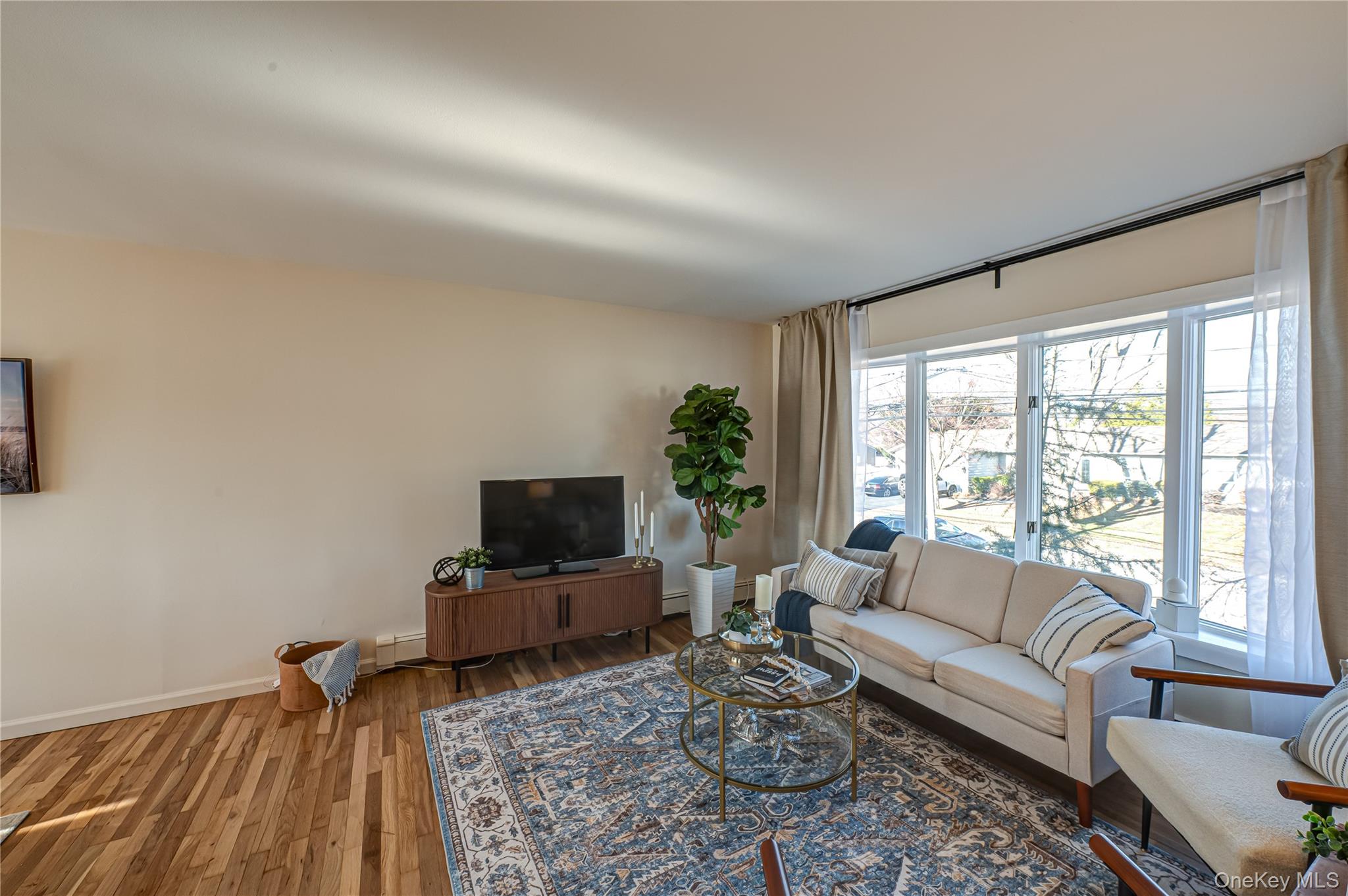 #6 photo, 928 Peconic Avenue, West Babylon , NY 11704