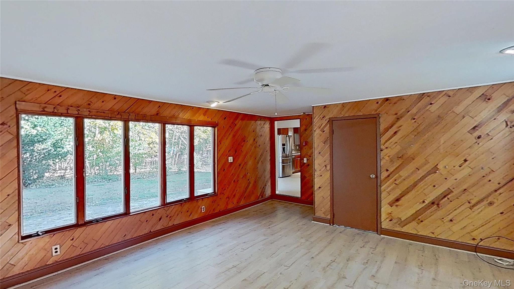 #13 photo, 25 Hawthorne Street, Mount Sinai , NY 11766