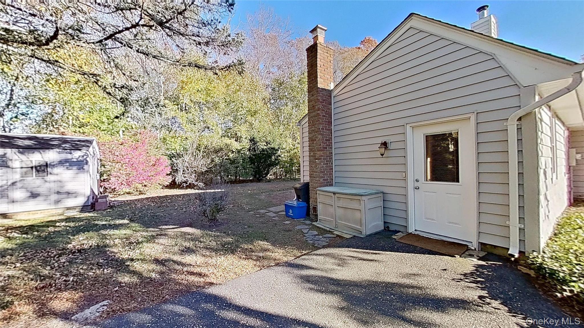 #5 photo, 25 Hawthorne Street, Mount Sinai , NY 11766