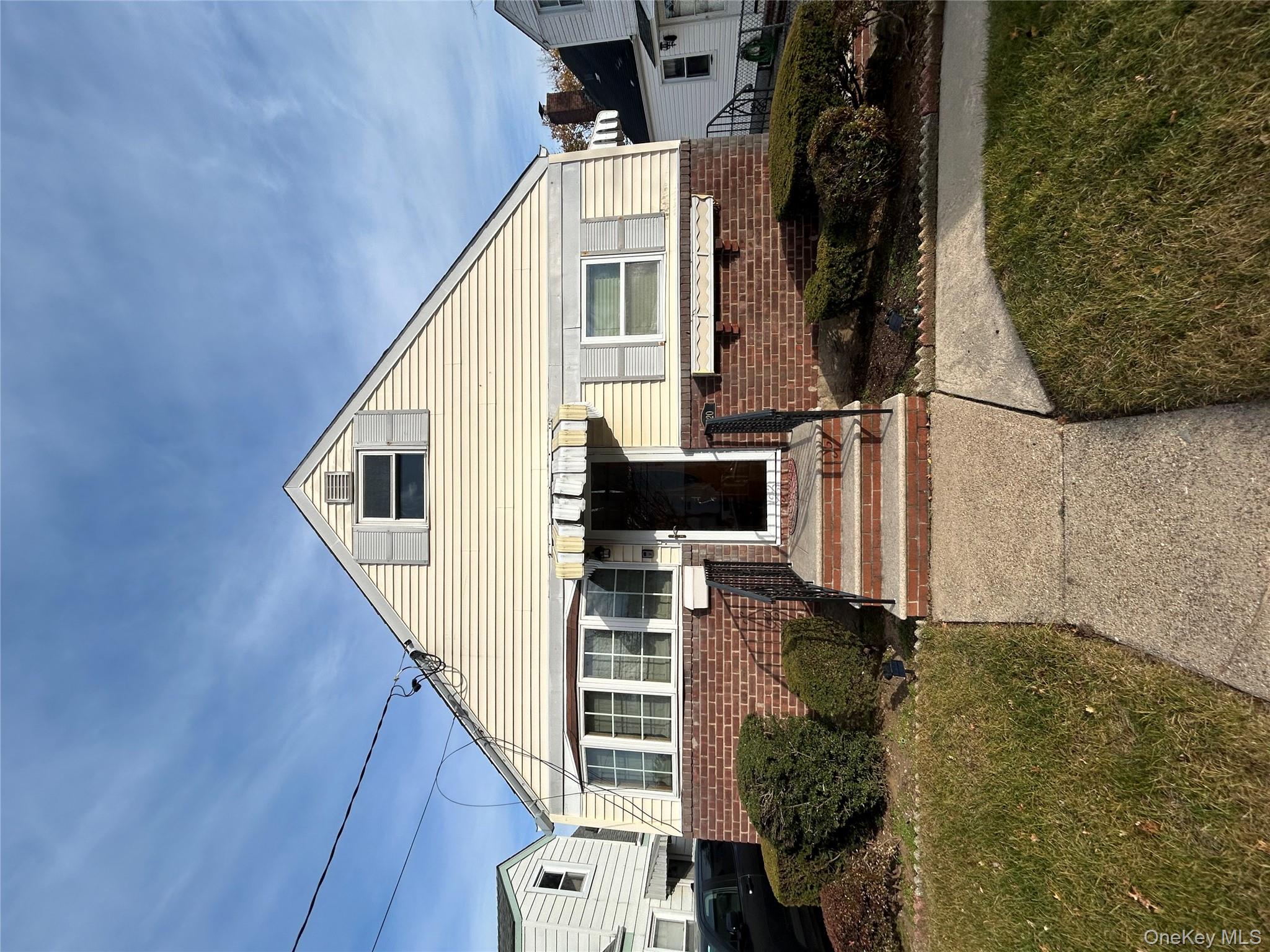 #1 photo, 420 Pennsylvania Avenue, Williston Park , NY 11596