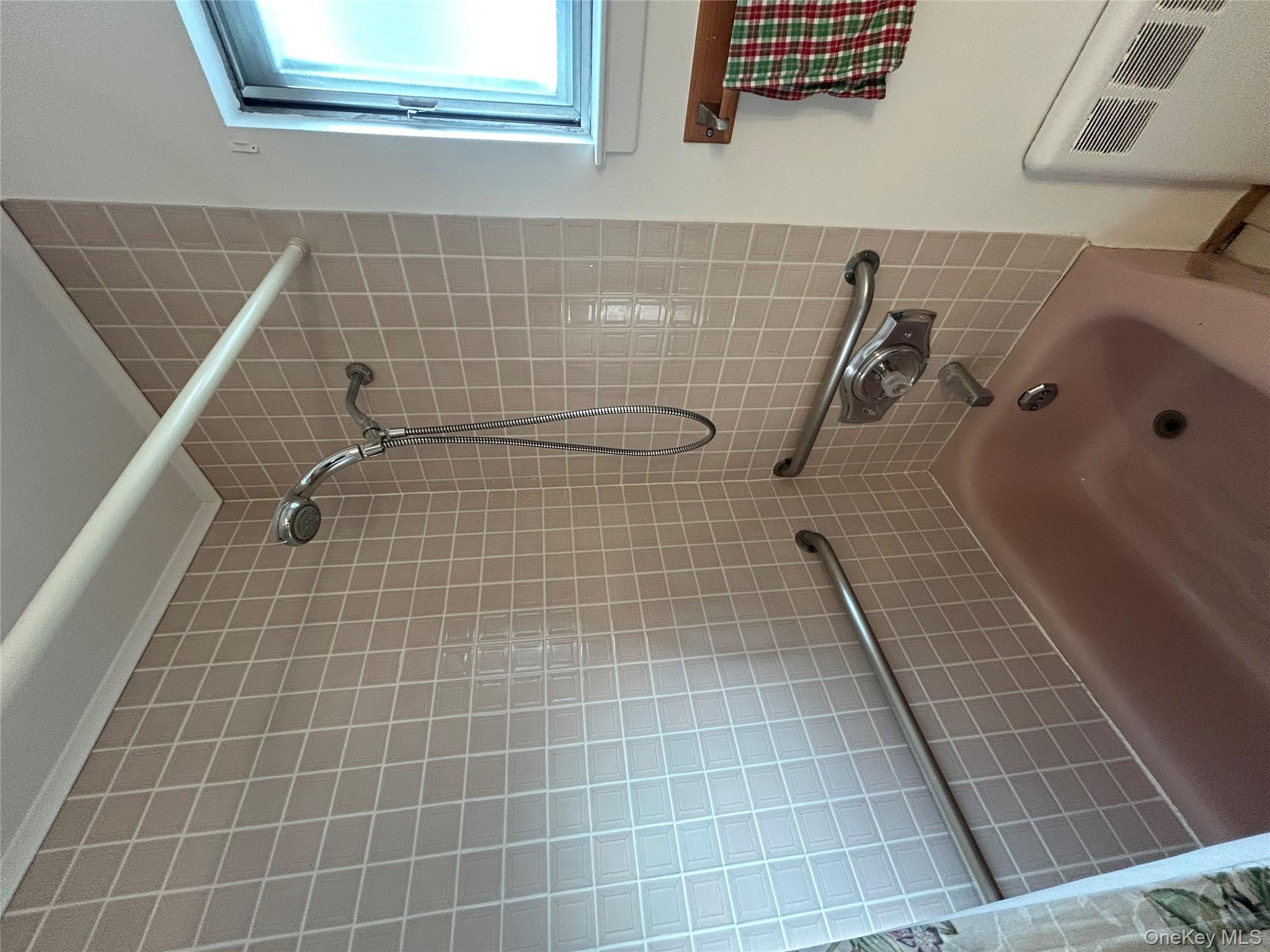 #10 photo, 420 Pennsylvania Avenue, Williston Park , NY 11596