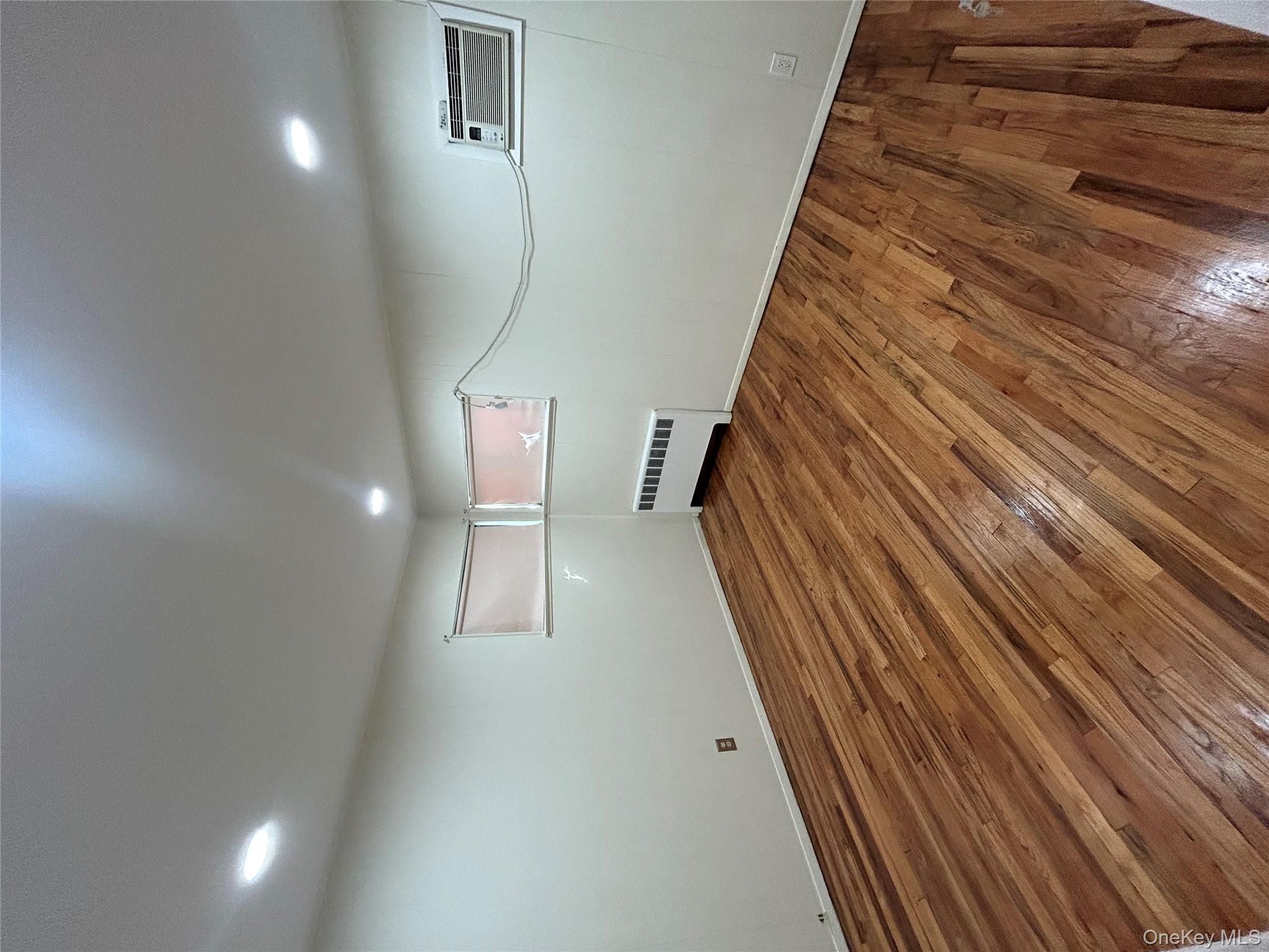 #15 photo, 420 Pennsylvania Avenue, Williston Park , NY 11596