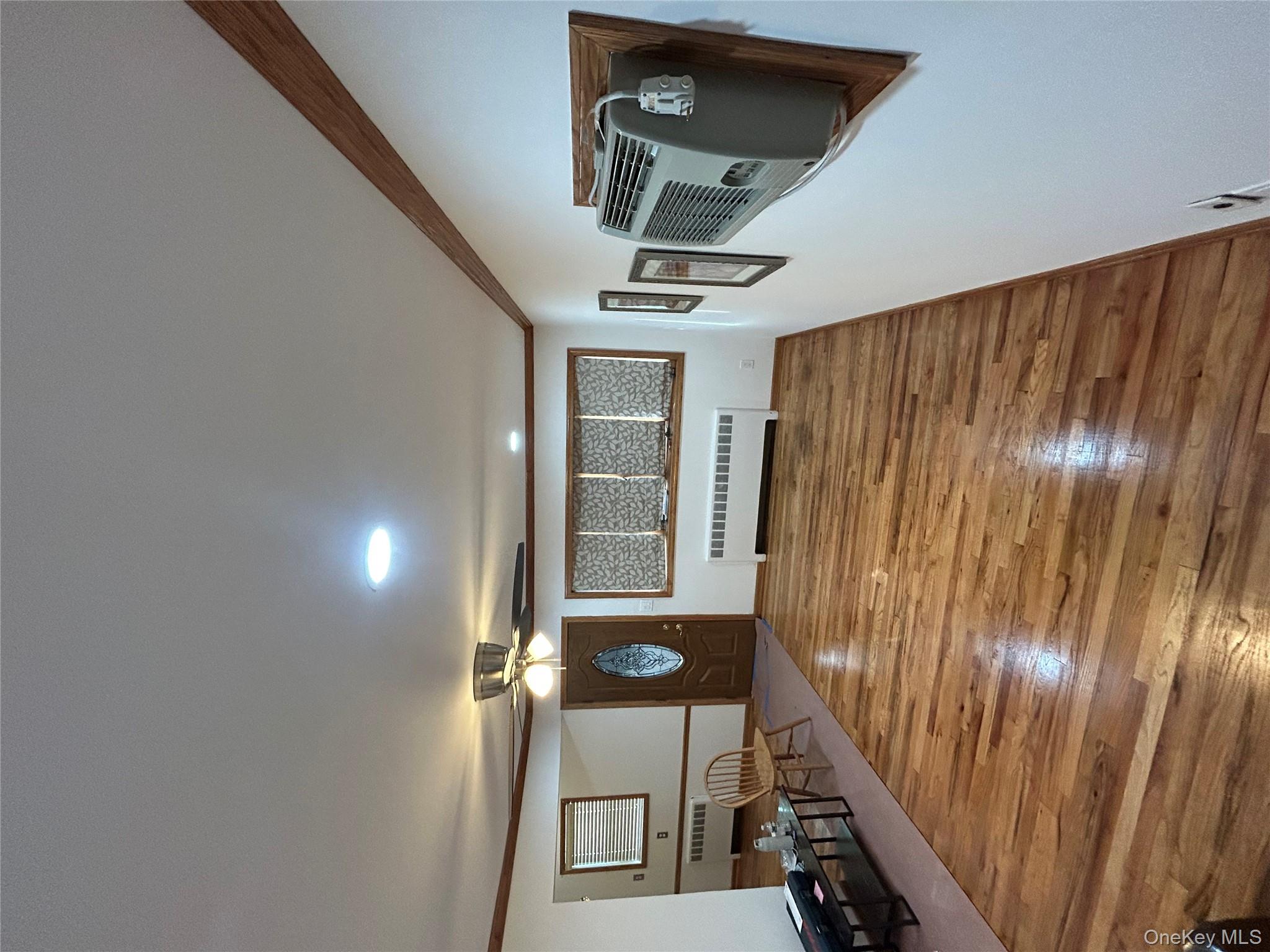 #2 photo, 420 Pennsylvania Avenue, Williston Park , NY 11596