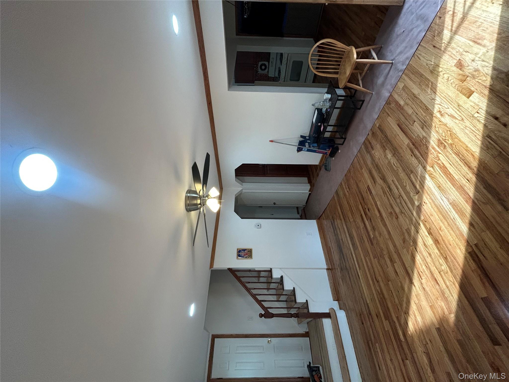 #3 photo, 420 Pennsylvania Avenue, Williston Park , NY 11596