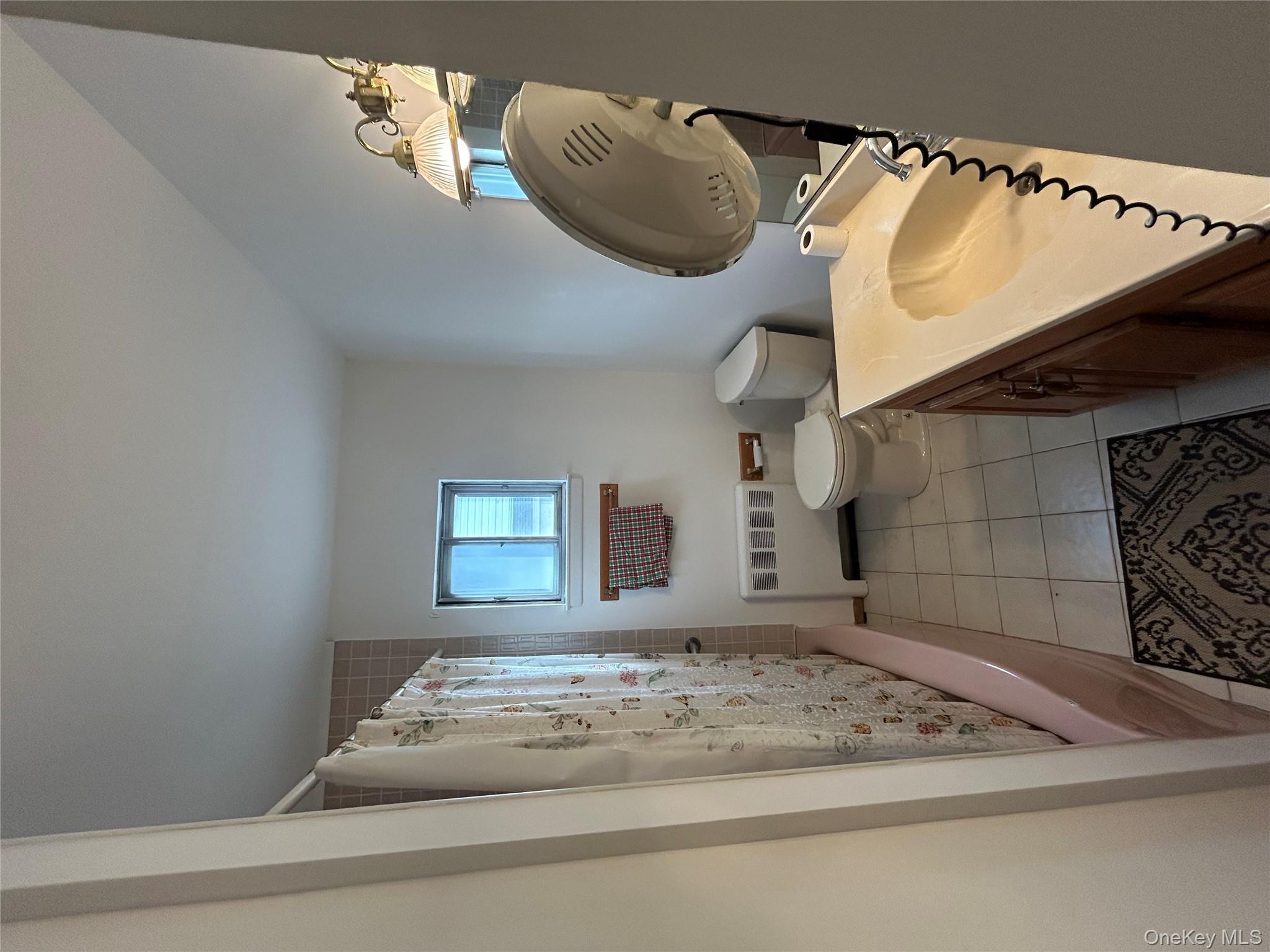 #9 photo, 420 Pennsylvania Avenue, Williston Park , NY 11596