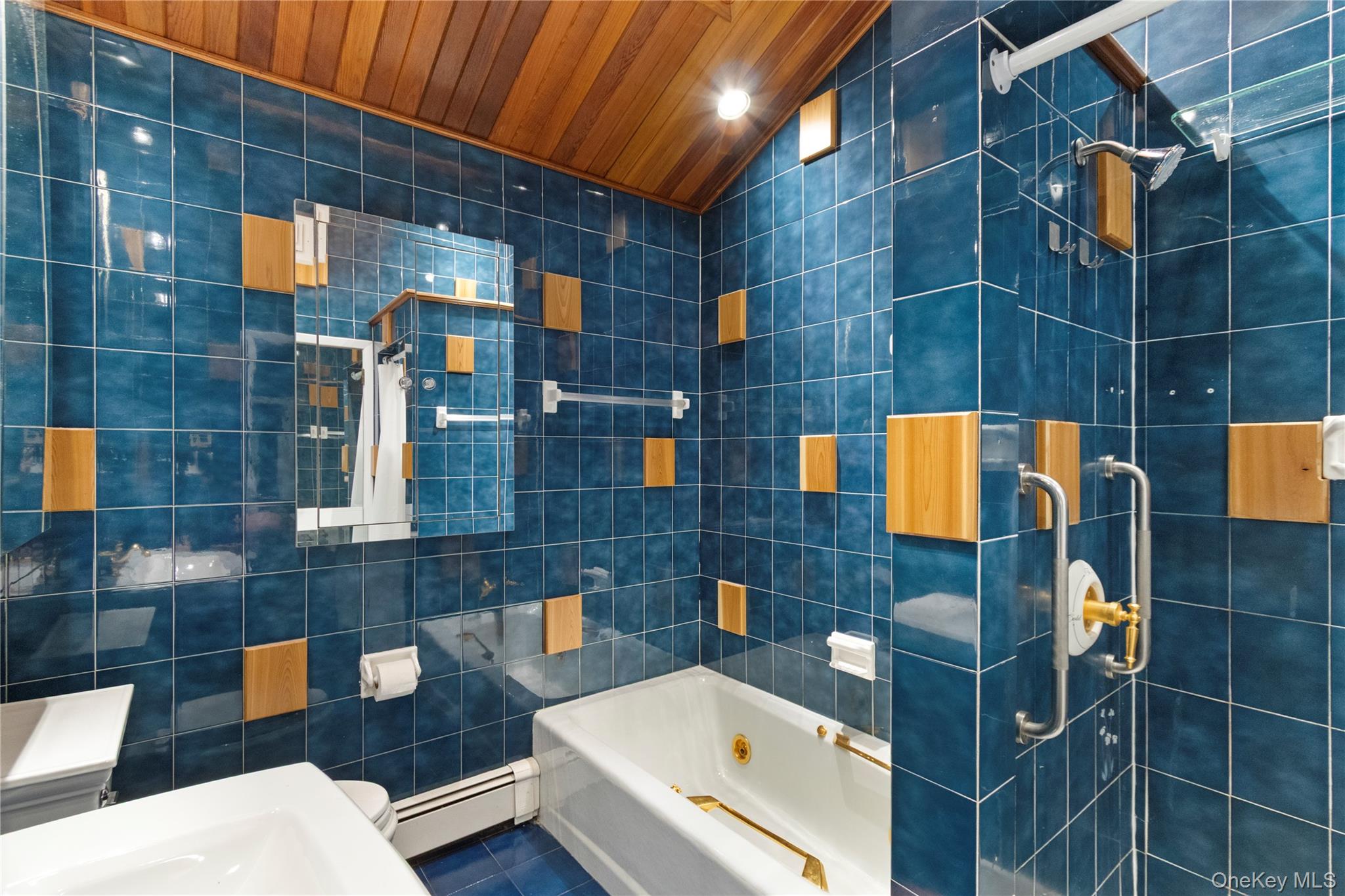 #11 photo, 9 Oak Shore Drive, Bayville , NY 11709