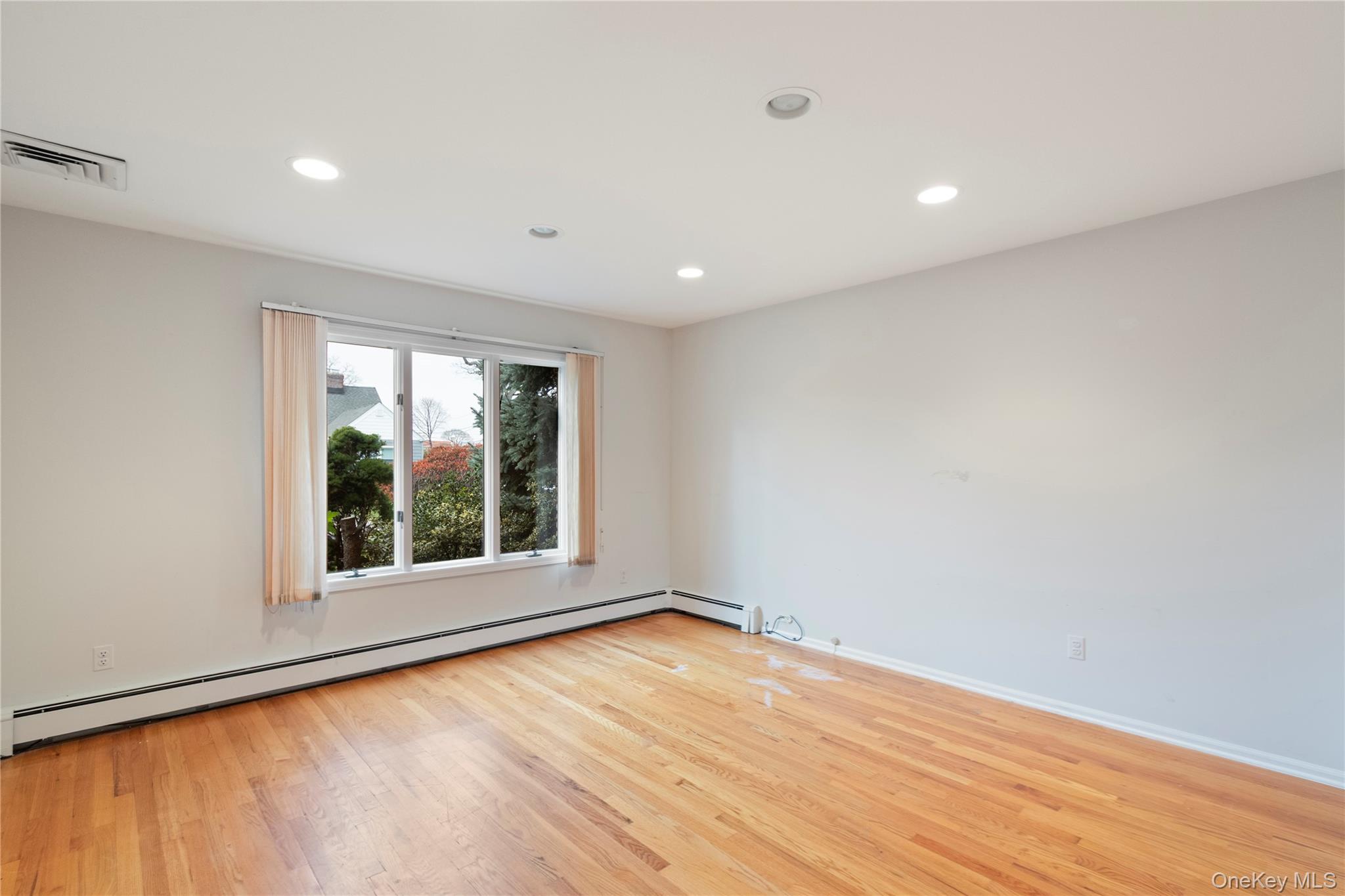 #14 photo, 9 Oak Shore Drive, Bayville , NY 11709