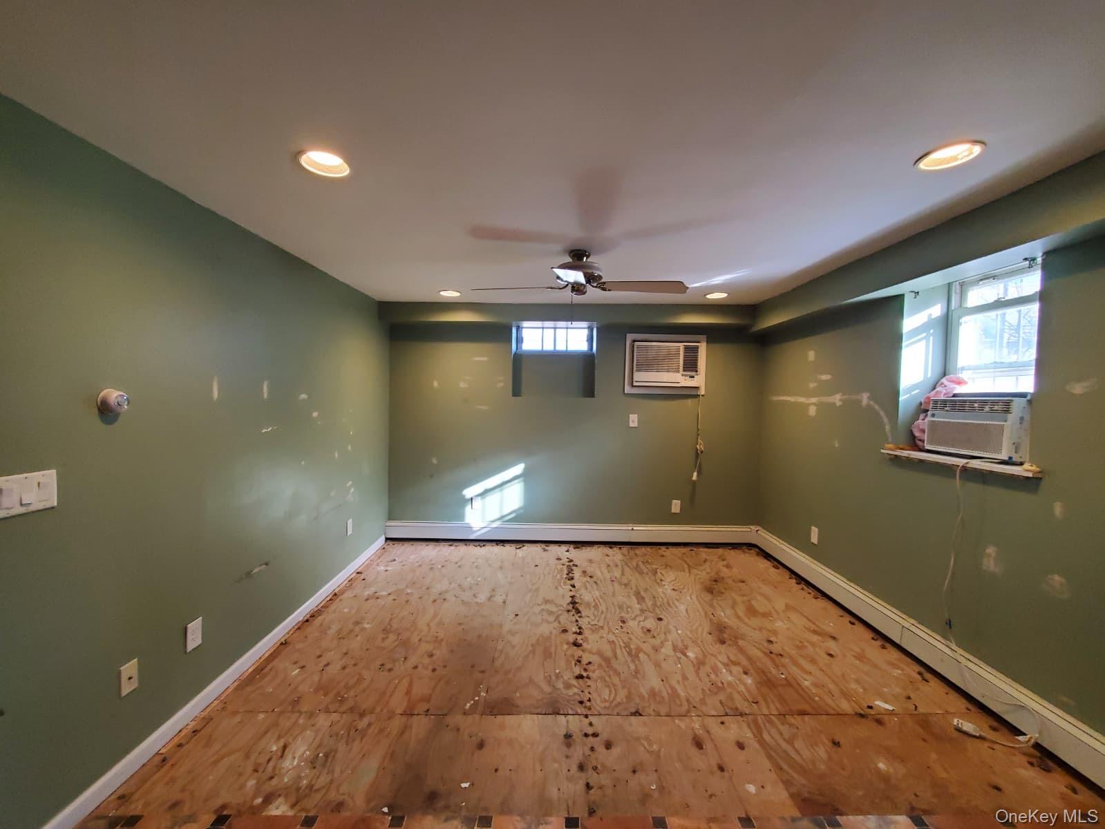 #13 photo, 153 Main Street, East Rockaway , NY 11518