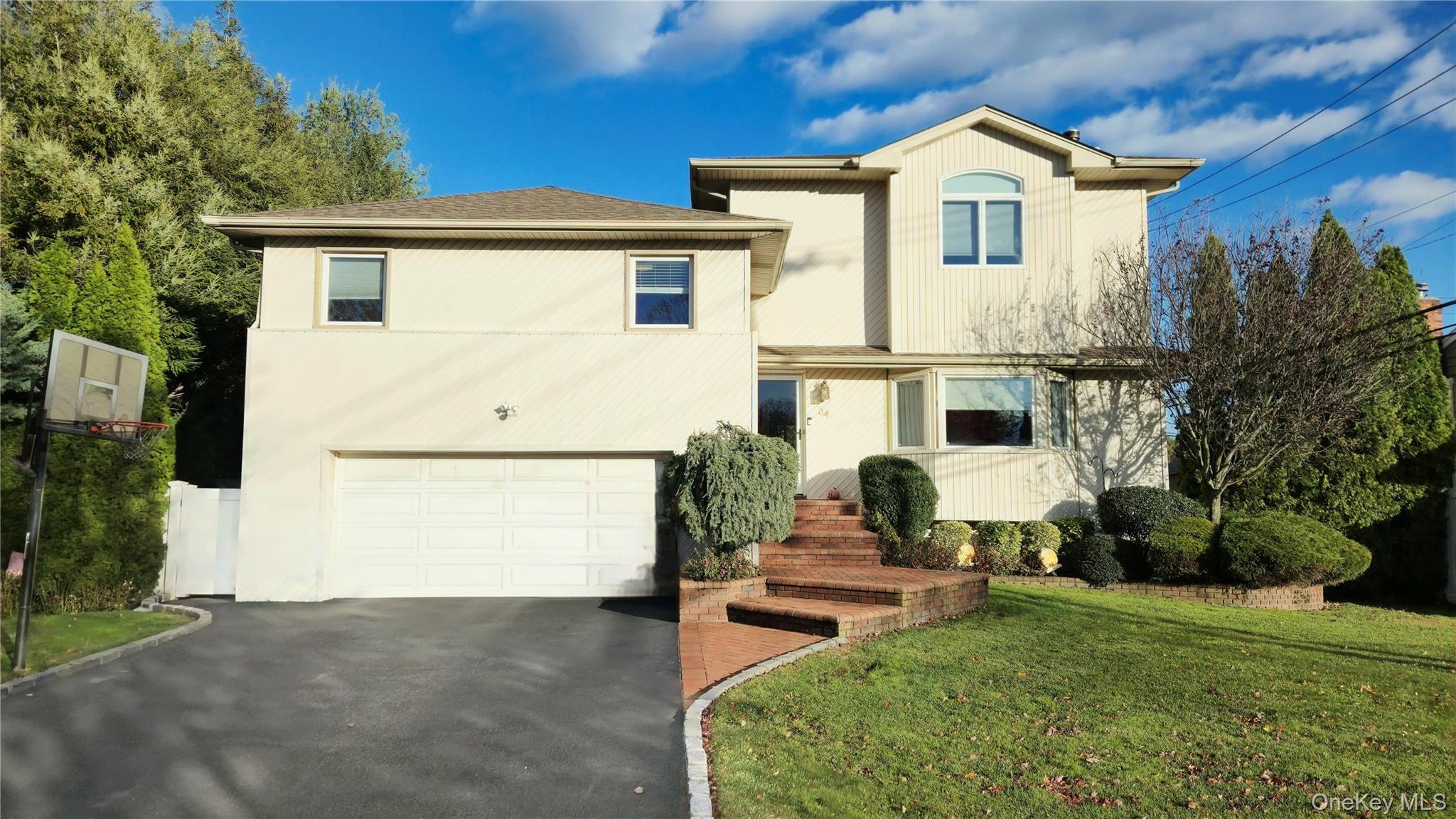 #1 photo, 34 Melanie Lane, Syosset , NY 11791