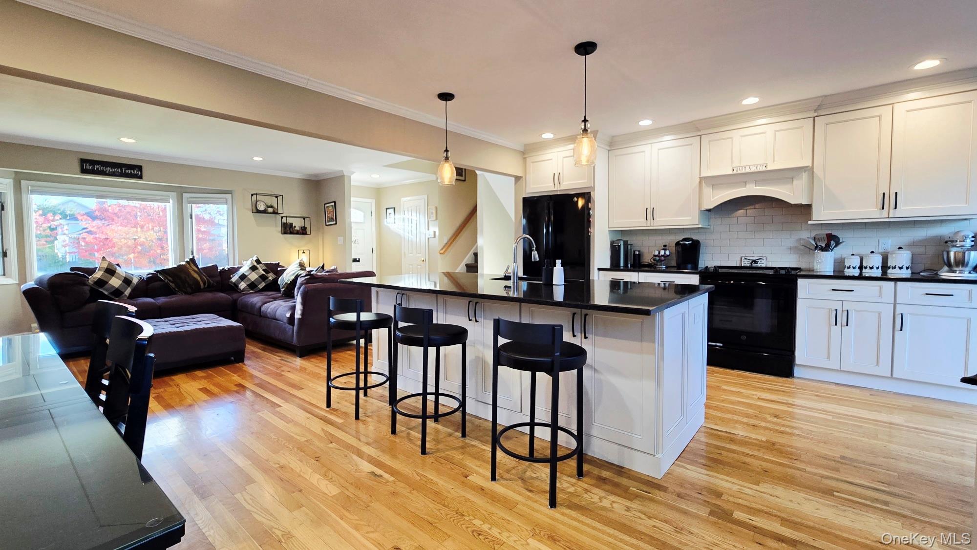 #10 photo, 34 Melanie Lane, Syosset , NY 11791