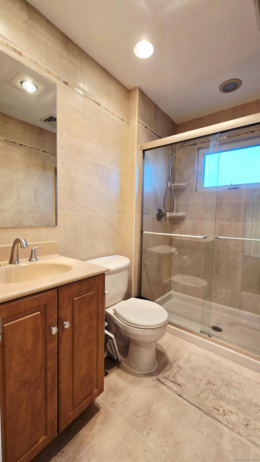 #18 photo, 34 Melanie Lane, Syosset , NY 11791