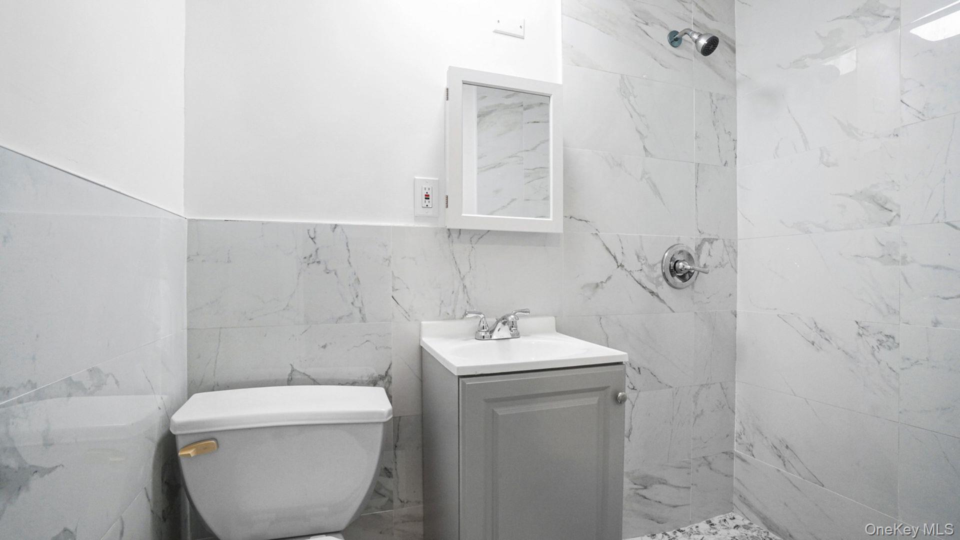 #17 photo, 836 E 229th Street, Bronx , NY 10466