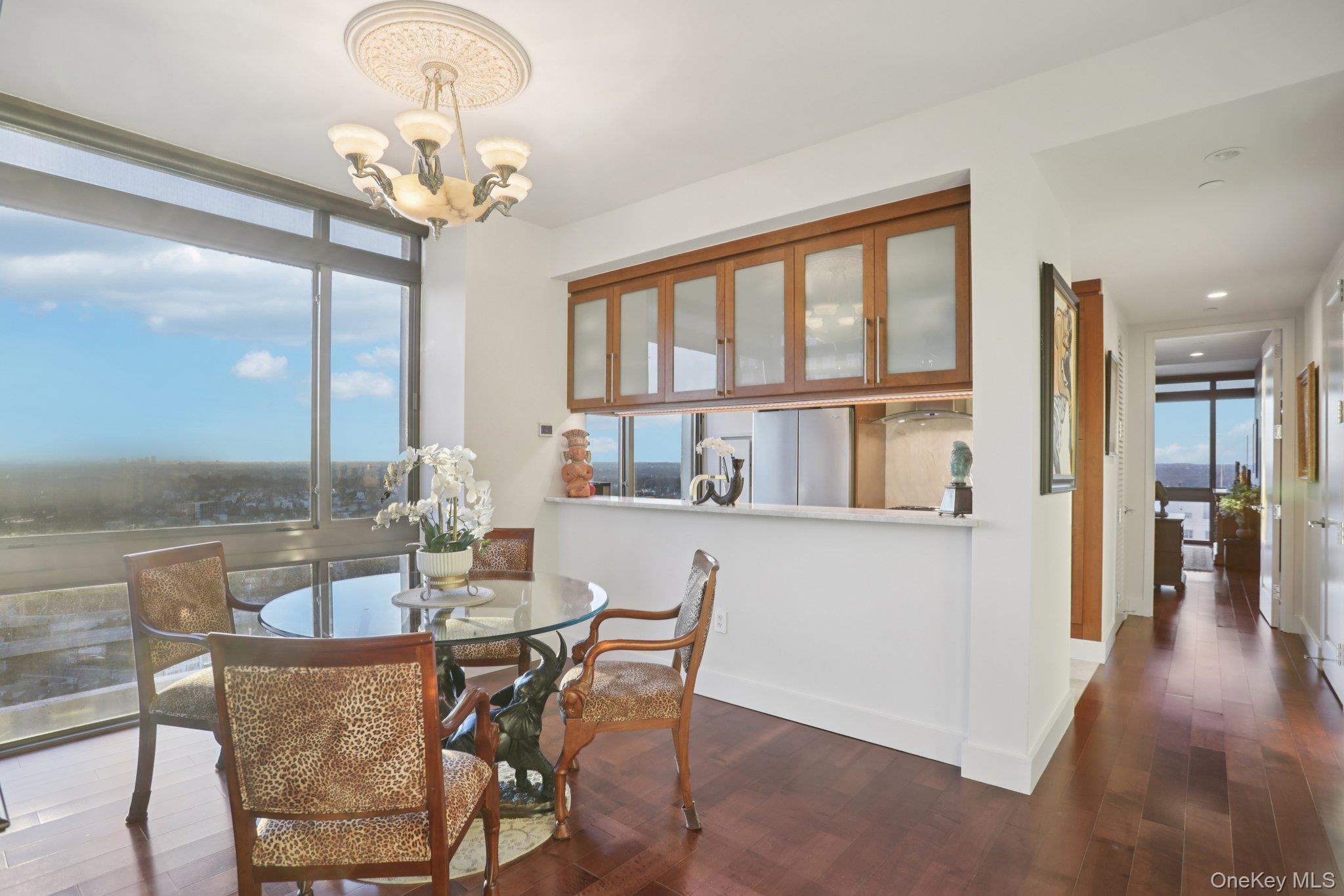 #12 photo, 175 Huguenot Street, New Rochelle , NY 10801