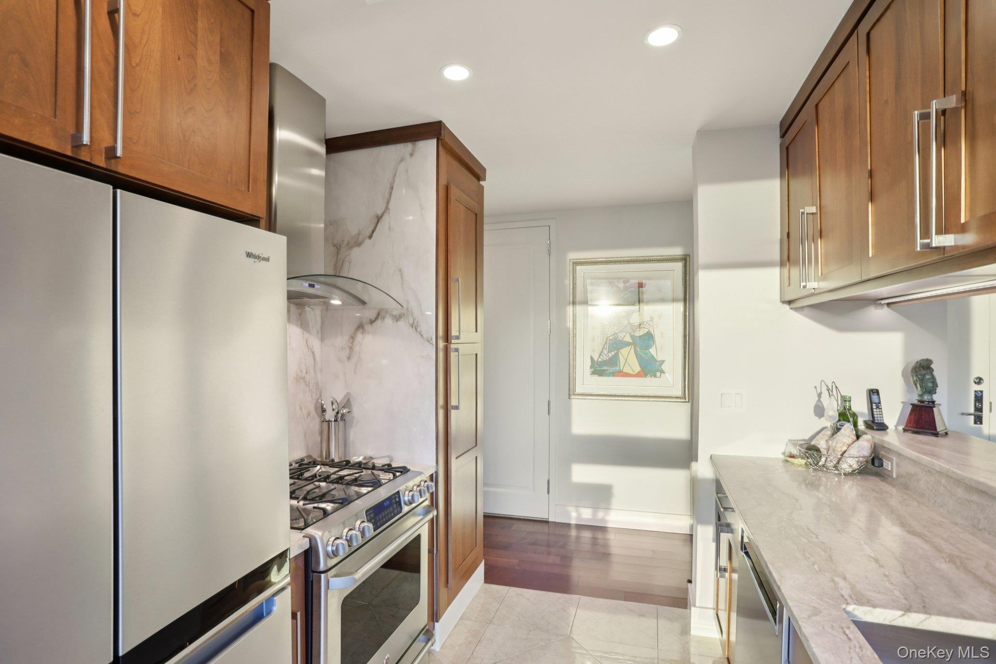 #17 photo, 175 Huguenot Street, New Rochelle , NY 10801